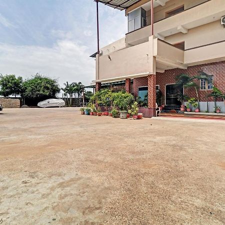 Oyo 81409 Hotel Sivajothi Tuticorin Esterno foto