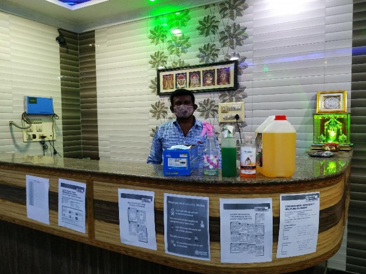 Oyo 81409 Hotel Sivajothi Tuticorin Esterno foto