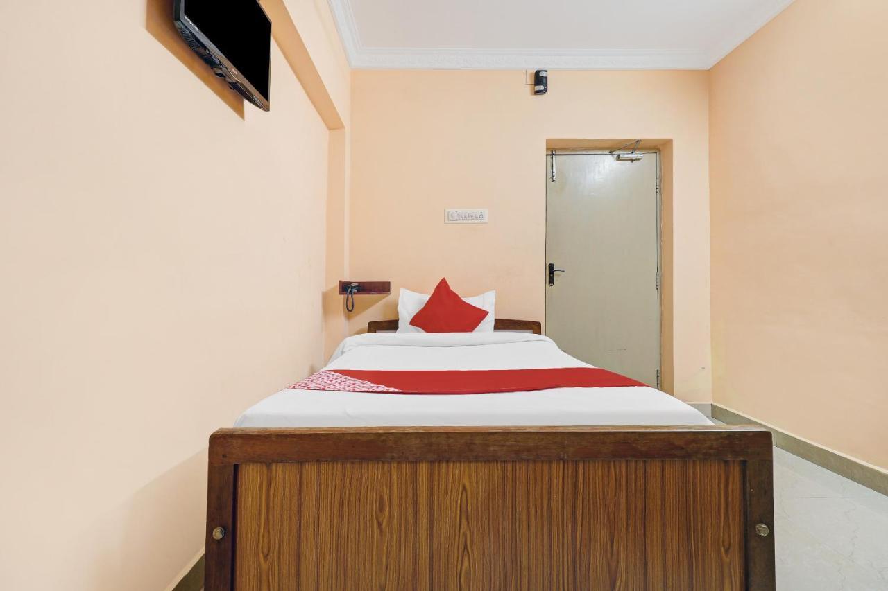 Oyo 81409 Hotel Sivajothi Tuticorin Esterno foto
