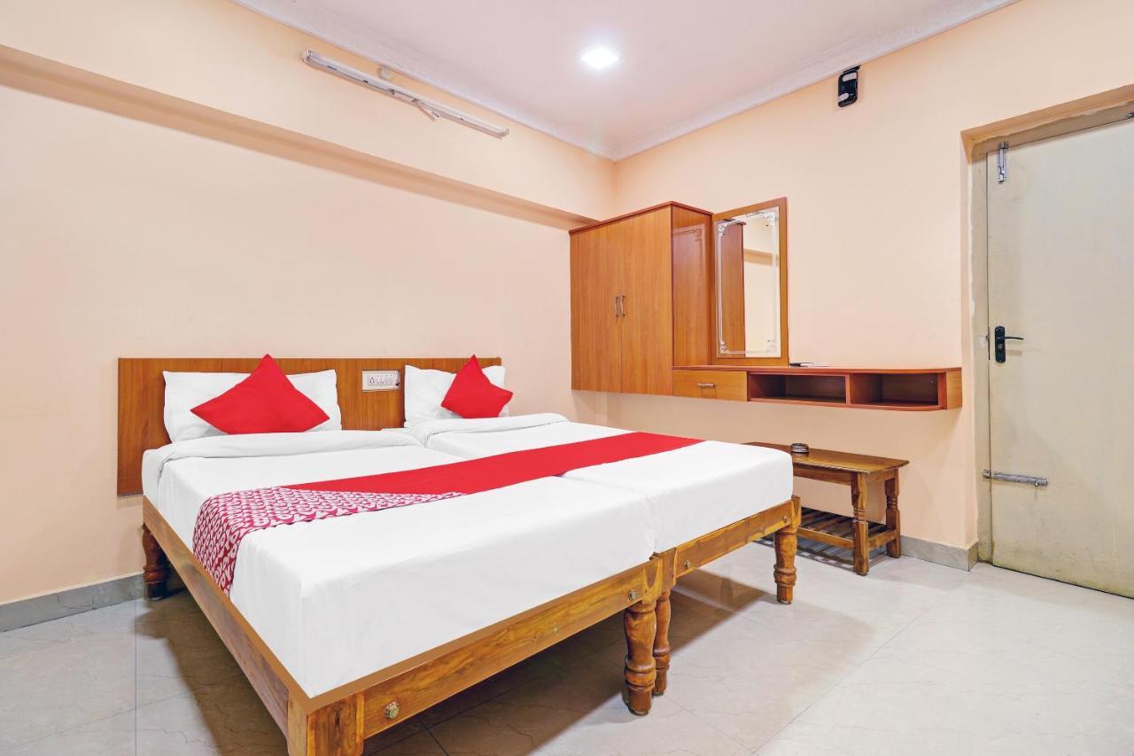 Oyo 81409 Hotel Sivajothi Tuticorin Esterno foto