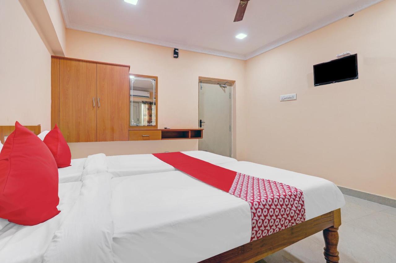 Oyo 81409 Hotel Sivajothi Tuticorin Esterno foto