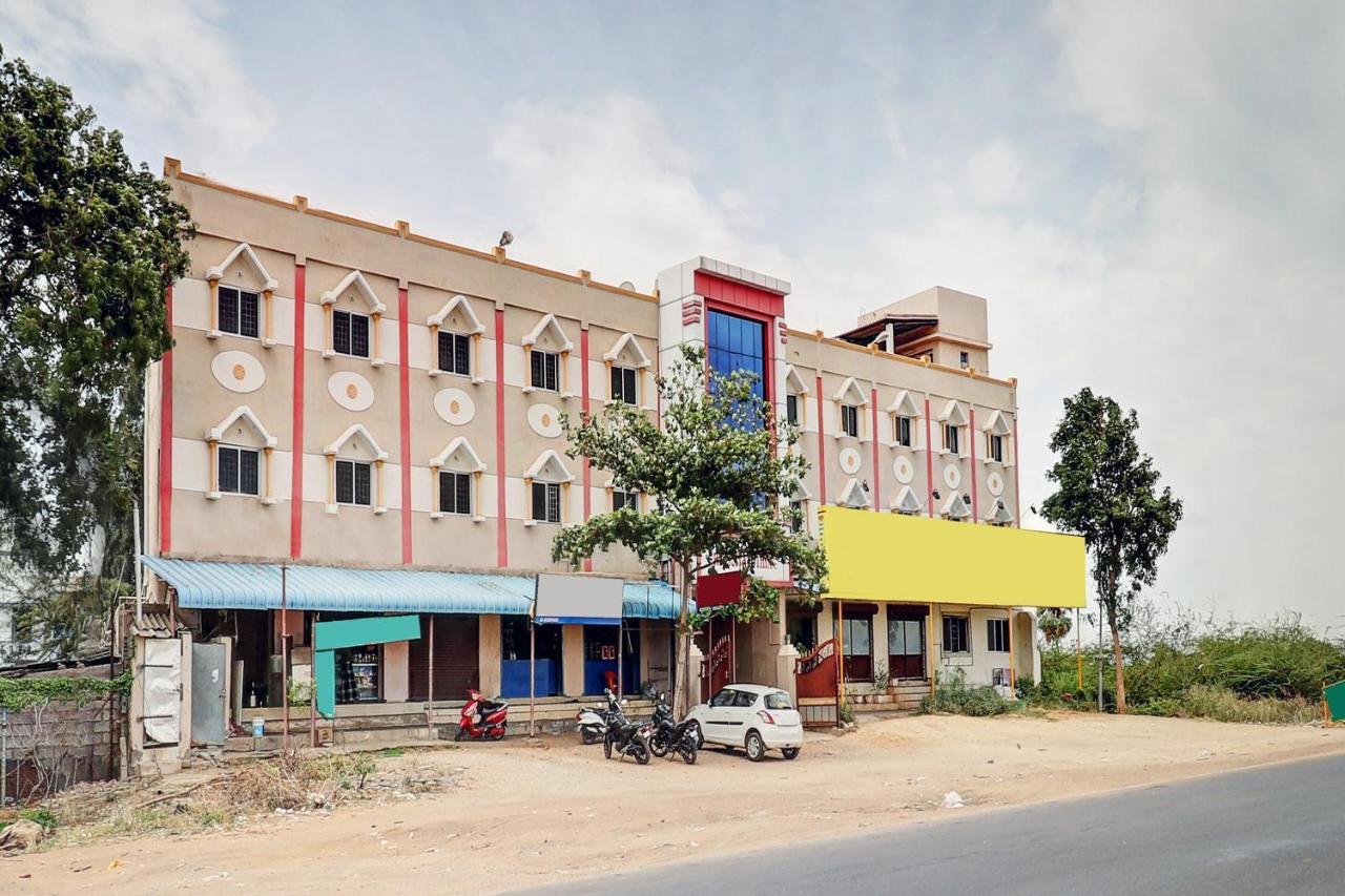 Oyo 81409 Hotel Sivajothi Tuticorin Esterno foto