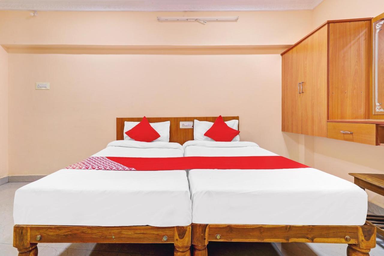 Oyo 81409 Hotel Sivajothi Tuticorin Esterno foto