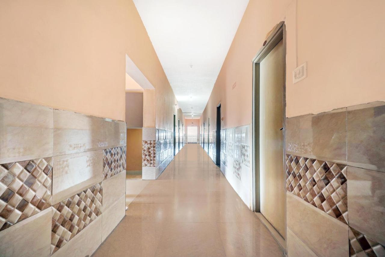 Oyo 81409 Hotel Sivajothi Tuticorin Esterno foto